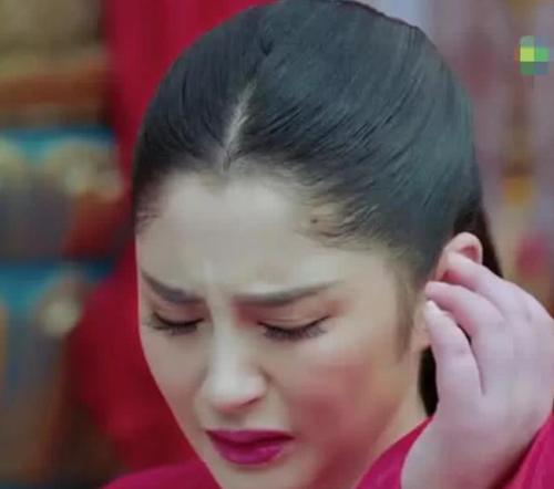 李心艾的手好胖对比太出戏了(李心艾小胖手) 李心艾的手好胖对比太出戏了(李心艾小胖手)