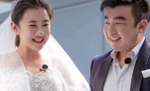 婚前21天曝光何雯娜孕肚婚纱照(婚前21天何雯娜梁超视频)