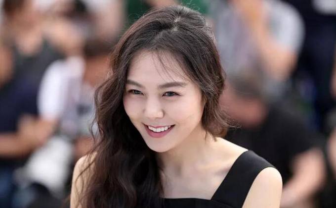 洪尚秀和金敏喜是夫妻关系吗?金敏喜为什么(金敏喜与洪尚秀) 洪尚秀和金敏喜是夫妻关系吗?金敏喜为什么(金敏喜与洪尚秀)