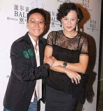 杨如芯比赵式芝谁有钱？赵式芝和杨如芯醉吻