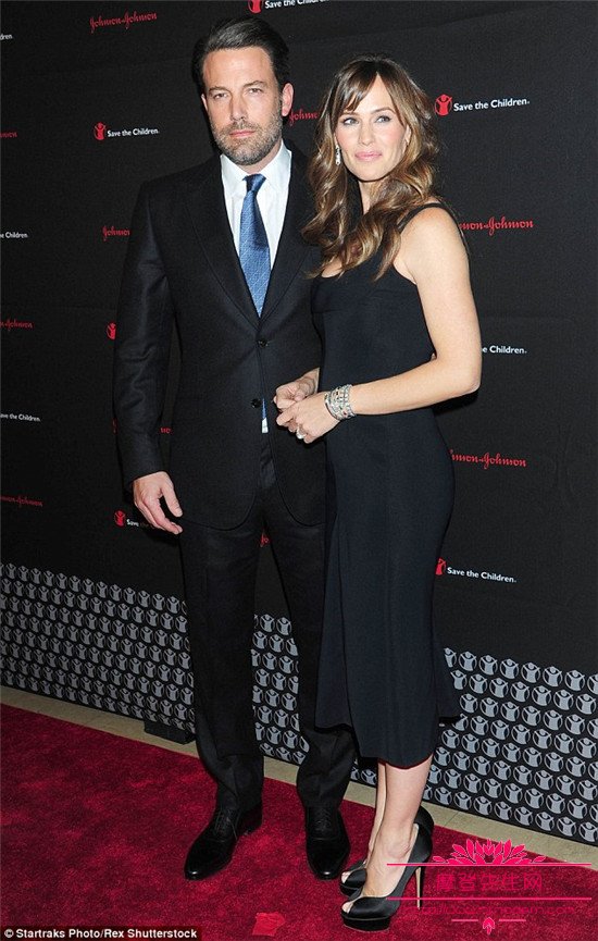 劳伦斯·菲什伯恩年轻时候照片组图(布莱恩·克兰斯顿年轻照片)