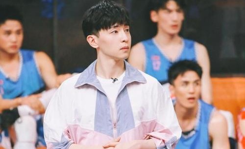 我要打篮球邓伦维护球员发飙引热议(邓伦我要打篮球道歉)