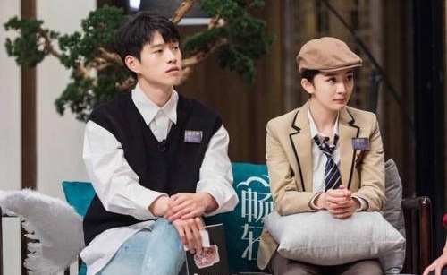 杨幂魏大勋共度一夜再被拍到酒店约会(杨幂魏大勋798约会图片)