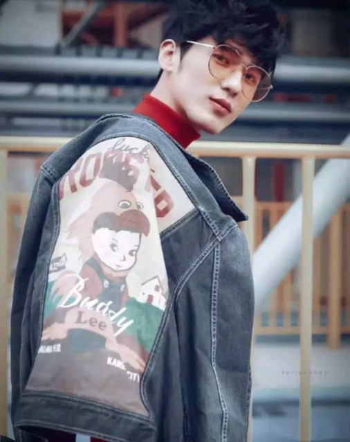 白宇为什么叫换脸boy(白宇变样了)