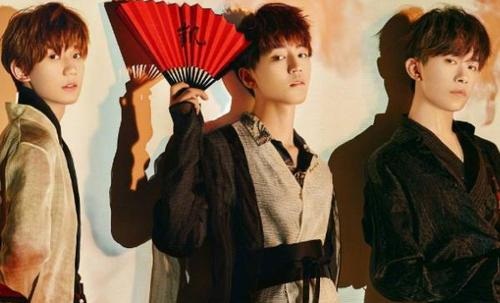 李飞和TFBOYS是什么关系(李飞是tfboys的什么人)