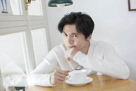 官媒批评薛之谦不要蹭灾情热度(薛之谦被骂上热)