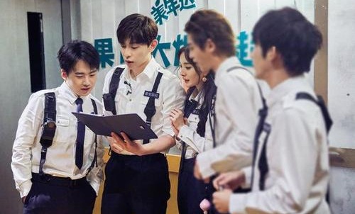 邓伦人生难得窝囊是什么梗