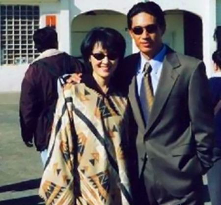 王姬老公高峰个人资料(王姬老公高峰资料 近照) 王姬老公高峰个人资料(王姬老公高峰资料 近照)