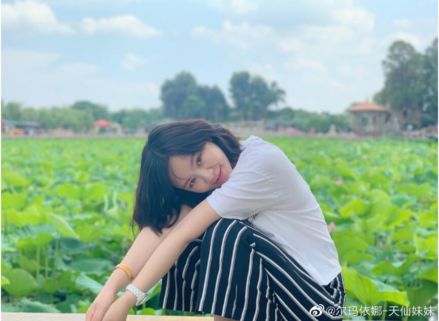 天仙妹妹尔玛依娜出名之前照片