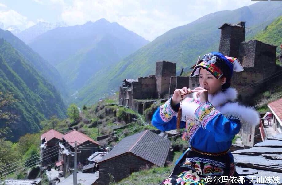 天仙妹妹尔玛依娜出名之前照片