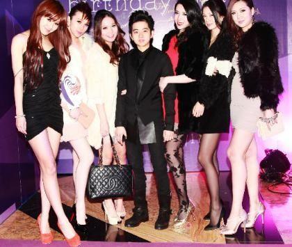 迪拜富二代花式炫富(迪拜人炫富) 迪拜富二代花式炫富(迪拜人炫富)