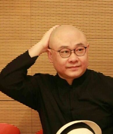 刀郎不戴帽子的照片(刀郎摘帽子图片)