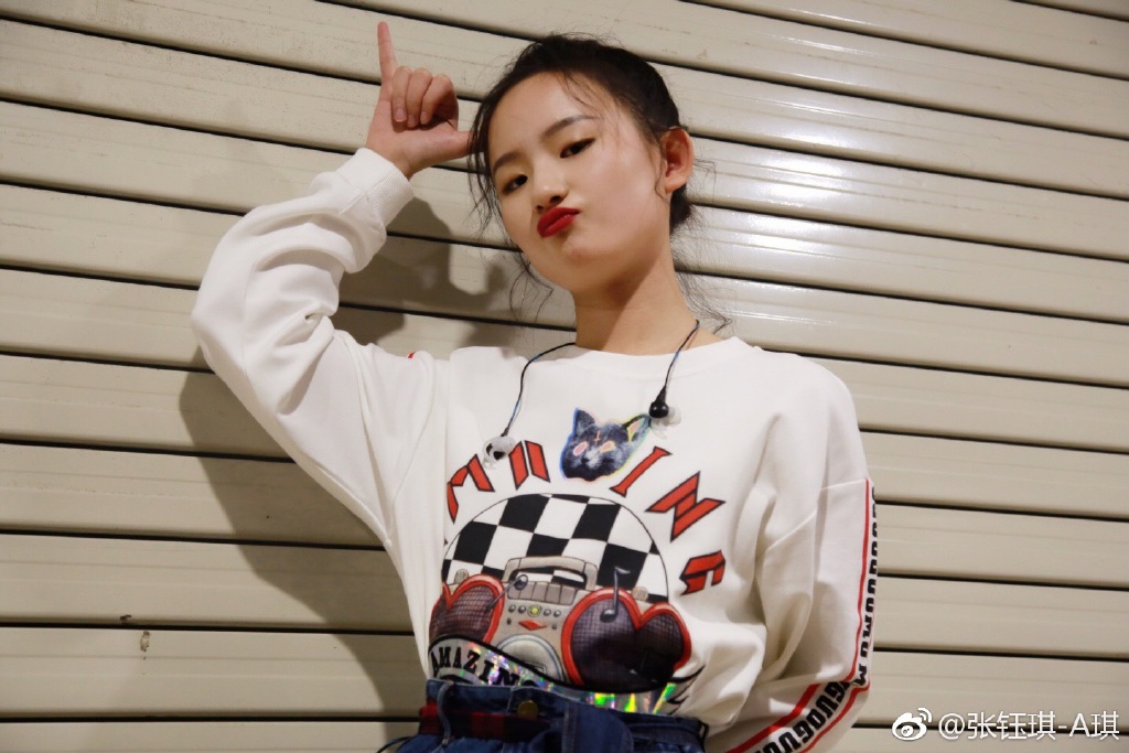 张钰琪和汤晶锦谁厉害?张钰琪长大后的照片 张钰琪和汤晶锦谁厉害?张钰琪长大后的照片