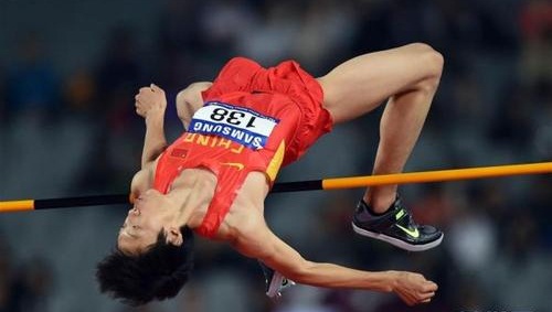 张国伟为什么退役(张国伟退役之后干嘛了)