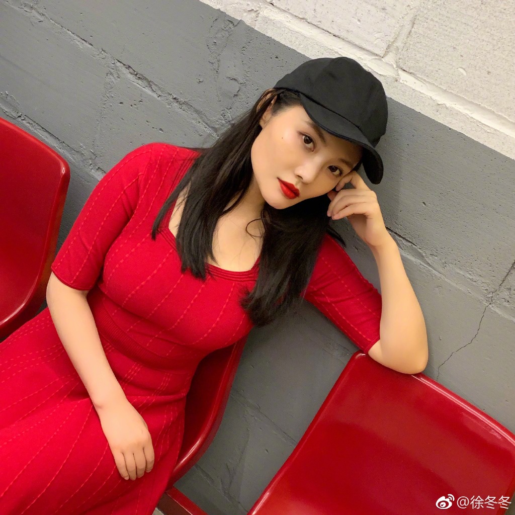 徐冬冬男友是尹子维吗(徐冬冬宣布与尹子维分手)