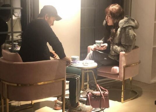 肖央新曲新造型是什么样的