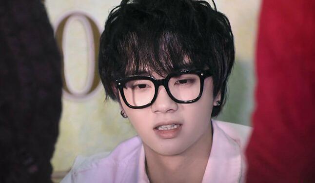 华晨宇女朋友万芙伽现状出国了吗(华晨宇前女友是谁?万芙伽个人资料微博照片) 华晨宇女朋友万芙伽现状出国了吗(华晨宇前女友是谁?万芙伽个人资料微博照片)