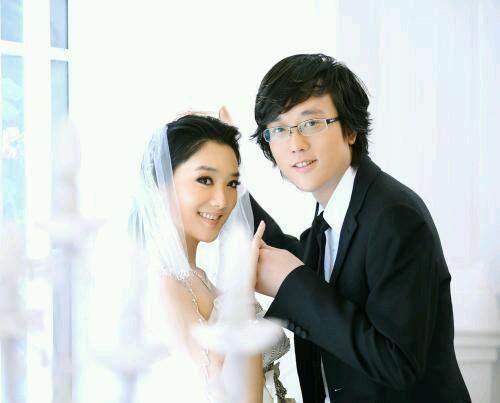 凤凰传奇曾毅追过玲花吗？玲花老公个人资料