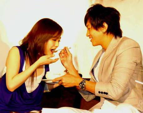 何润东妻子老婆照片(何润东老婆个人照片)