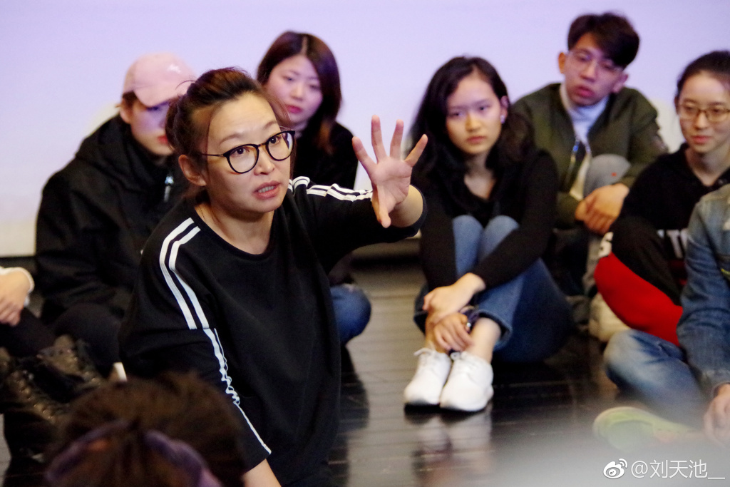 刘天池表演工坊学费多少10多w吗?她的表 刘天池表演工坊学费多少10多w吗?她的表