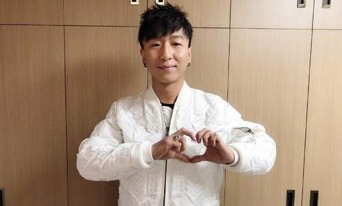 陈羽凡吸毒被捕后首次现身录音棚(陈羽凡吸了多久到毒) 陈羽凡吸毒被捕后首次现身录音棚(陈羽凡吸了多久到毒)