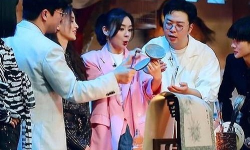 袁姗姗和张继科接吻照图(张继科袁姗姗在一起过吗)