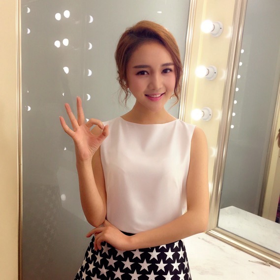 为什么说靳梦佳情商低？靳梦佳是靳东的妹妹