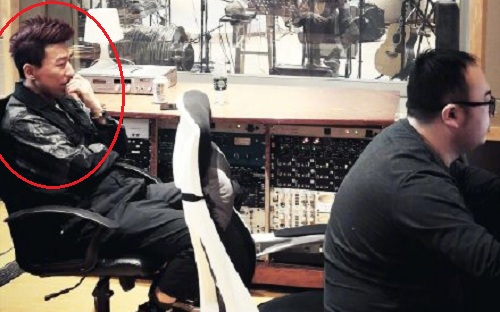 陈羽凡吸毒被捕后首次现身录音棚(陈羽凡吸了多久到毒)