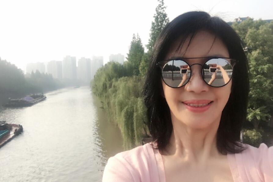 吴玉华年轻时的照片(吴玉华个人照片) 吴玉华年轻时的照片(吴玉华个人照片)