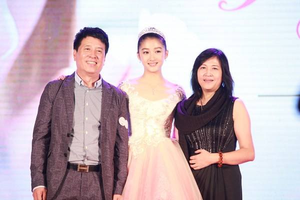 关晓彤绯闻男友是谁?关晓彤家庭背景父母都(关晓彤家庭关系) 关晓彤绯闻男友是谁?关晓彤家庭背景父母都(关晓彤家庭关系)