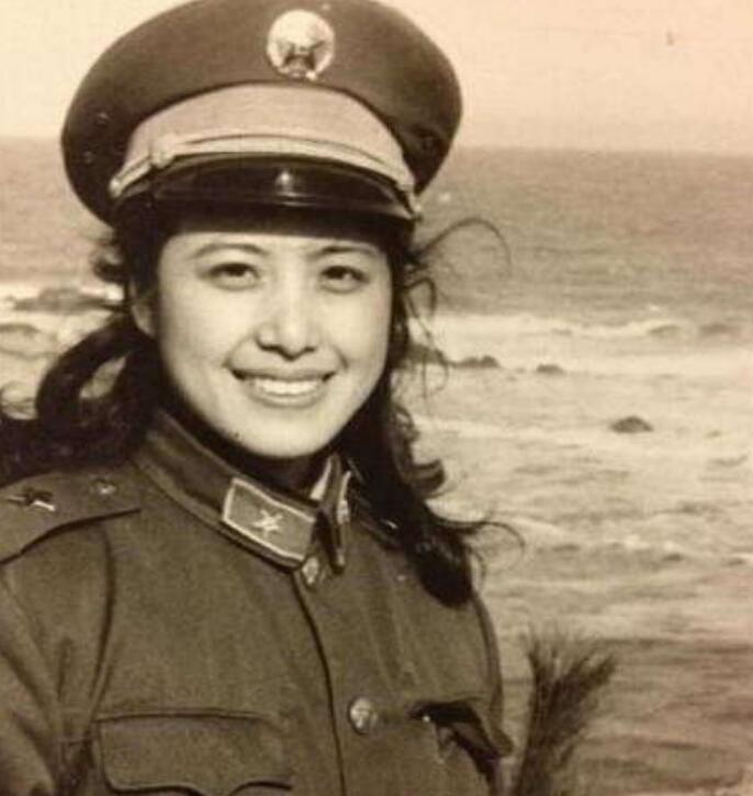 吴玉华年轻时的照片(吴玉华个人照片) 吴玉华年轻时的照片(吴玉华个人照片)