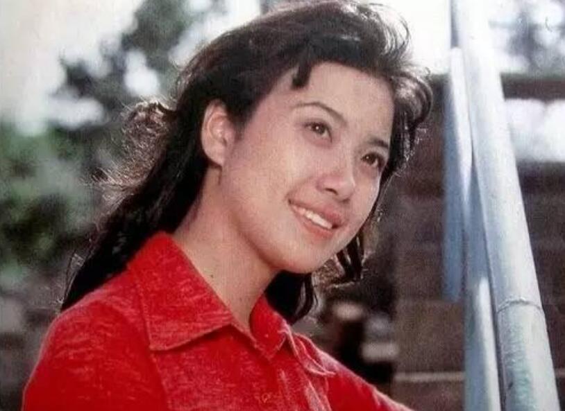 吴玉华年轻时的照片(吴玉华个人照片) 吴玉华年轻时的照片(吴玉华个人照片)