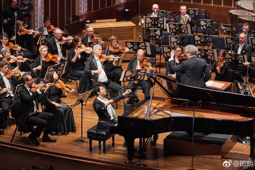 郎朗为什么是世界级的(郎朗地位为什么这么高)