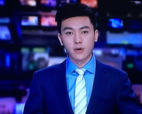 央视最帅男主播李泽鹏照片(央视最帅男主持李泽鹏) 央视最帅男主播李泽鹏照片(央视最帅男主持李泽鹏)