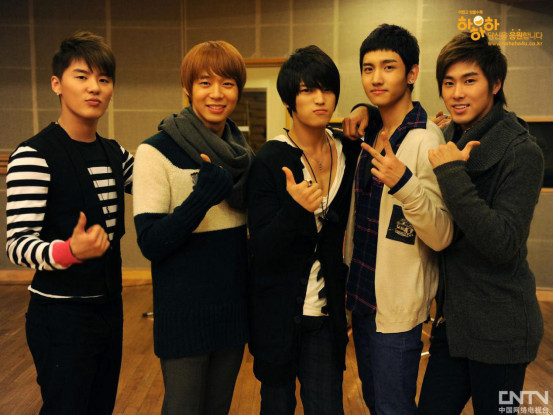 郑允浩为什么叫闹闹?郑允浩被人叫豆包的由 郑允浩为什么叫闹闹?郑允浩被人叫豆包的由