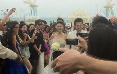 汪小菲婚礼扇大s耳光?小s老公许雅钧和大(汪小菲与大s结婚照) 汪小菲婚礼扇大s耳光?小s老公许雅钧和大(汪小菲与大s结婚照)