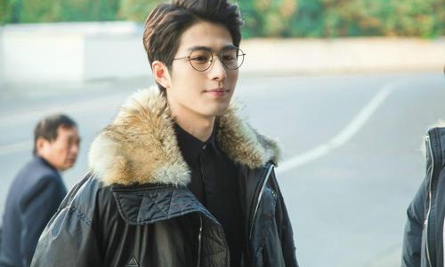 社死现场!范丞丞的袜子穿反惹人爆笑(范丞丞裤子掉了) 社死现场!范丞丞的袜子穿反惹人爆笑(范丞丞裤子掉了)