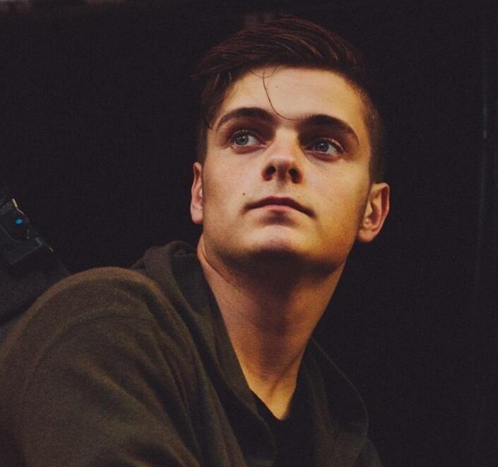 小马丁和戳爷什么关系是情侣吗?戳爷碰水枪 小马丁和戳爷什么关系是情侣吗?戳爷碰水枪