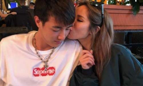 萧亚轩男友黄皓个人资料年龄相差多少岁(萧亚轩男朋友黄皓年龄) 萧亚轩男友黄皓个人资料年龄相差多少岁(萧亚轩男朋友黄皓年龄)