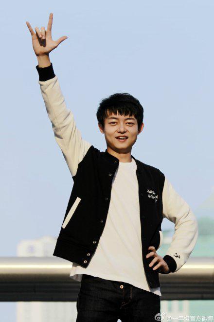 万国鹏的片酬有多少新剧荣耀乒乓演哪个角色 万国鹏的片酬有多少新剧荣耀乒乓演哪个角色