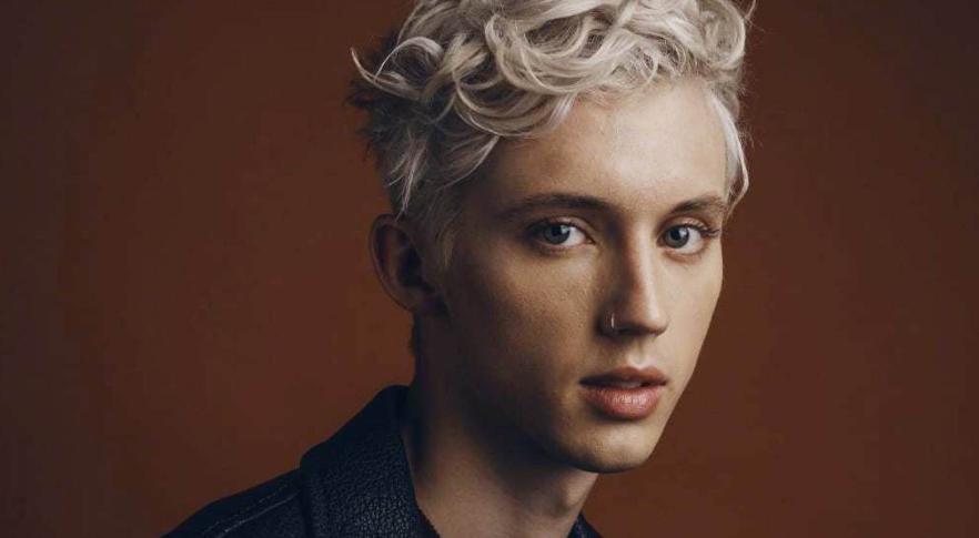 戳爷为什么要打鼻钉(戳爷鼻子穿孔)