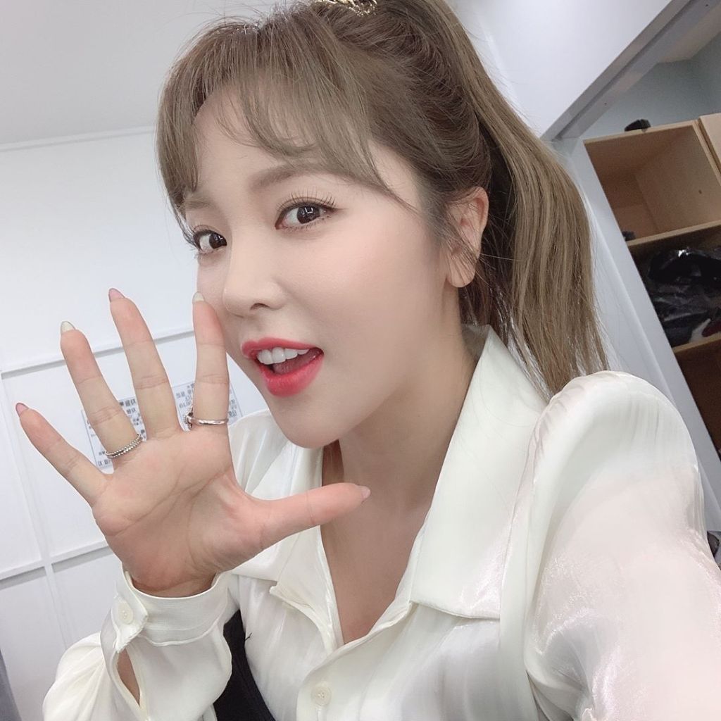 洪真英商演一场多少钱(洪真英演出费)