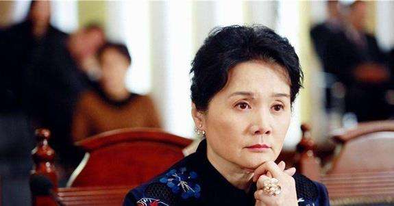 继承人里钟克明为什么叫群姐？钟克明最终的(继承人 钟克明)