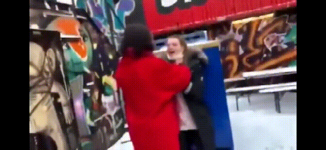 埃兹拉米勒打粉丝后续(解说米勒是哪个队粉丝) 埃兹拉米勒打粉丝后续(解说米勒是哪个队粉丝)