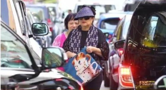 徐小凤在香港的地位高吗(徐小凤为何地位高)