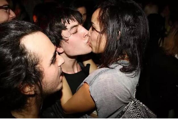 埃兹拉米勒为什么叫鹅仔