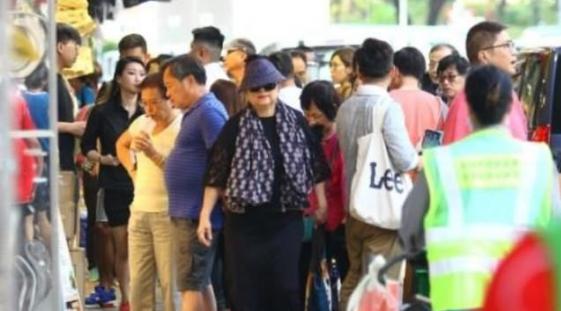 徐小凤在香港的地位高吗(徐小凤为何地位高)