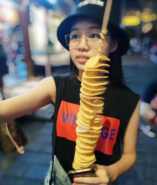 汤晶锦现在怎么样了身价多少(汤晶锦的家境 怎么样)