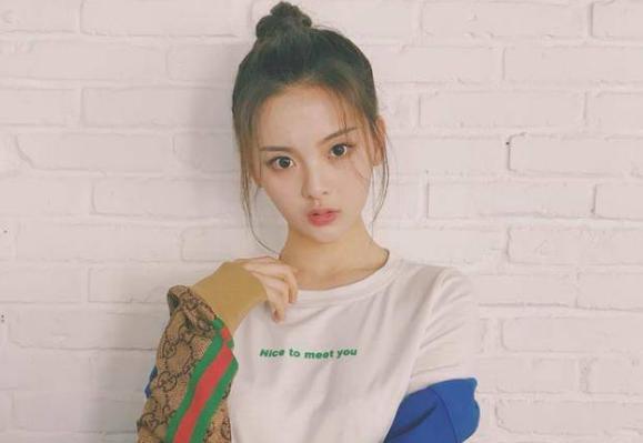 金素慧杨超越对比照片 金素慧杨超越对比照片