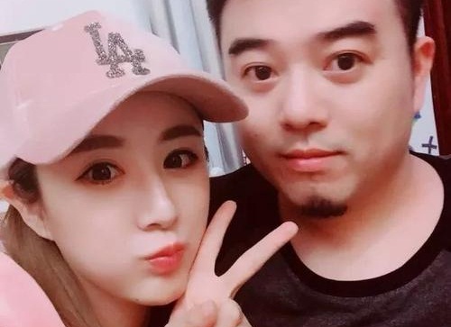 薇娅老公丁海峰身价如何两人怎么认识的(薇娅老公丁海峰旗下艺人有哪些)